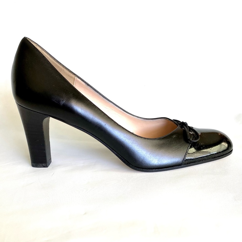 NWOT Isaac Mizrahi Italian 100% leather/patent leather black heeled pumps.